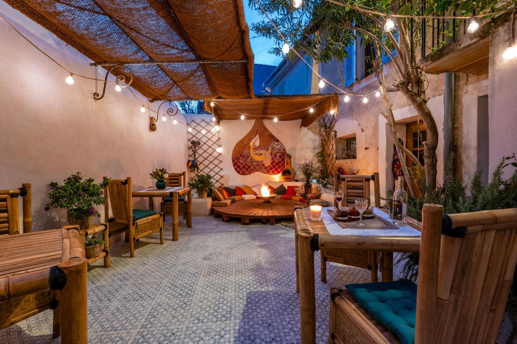 Aux Heures Bleues LʼIsle-sur-la-Sorgue Buitenkant foto